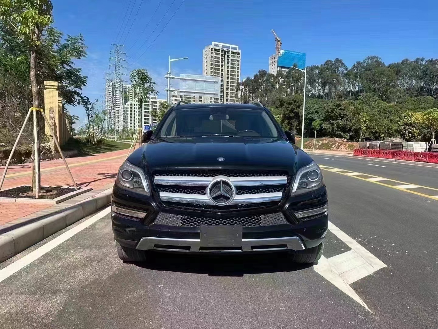 16款奔驰gl350仅售17万,3.0t v6柴油发动机,节能省油,动力强悍