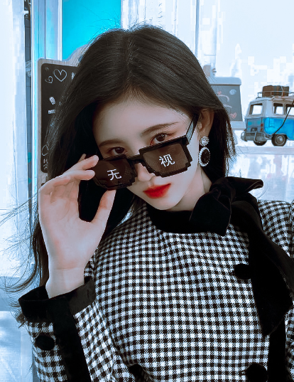 鞠婧祎直播生图曝光,看无美颜下的脸,这才是4000年美女真实模样