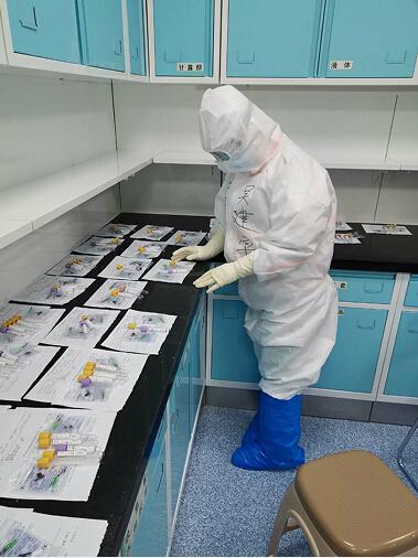 「最美护士」吴建宇:托起新生命的"逆行"者