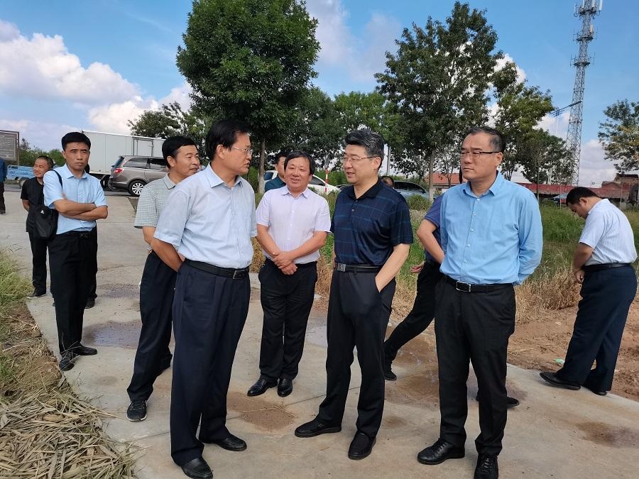 孟晓雷到潮河开展巡河工作