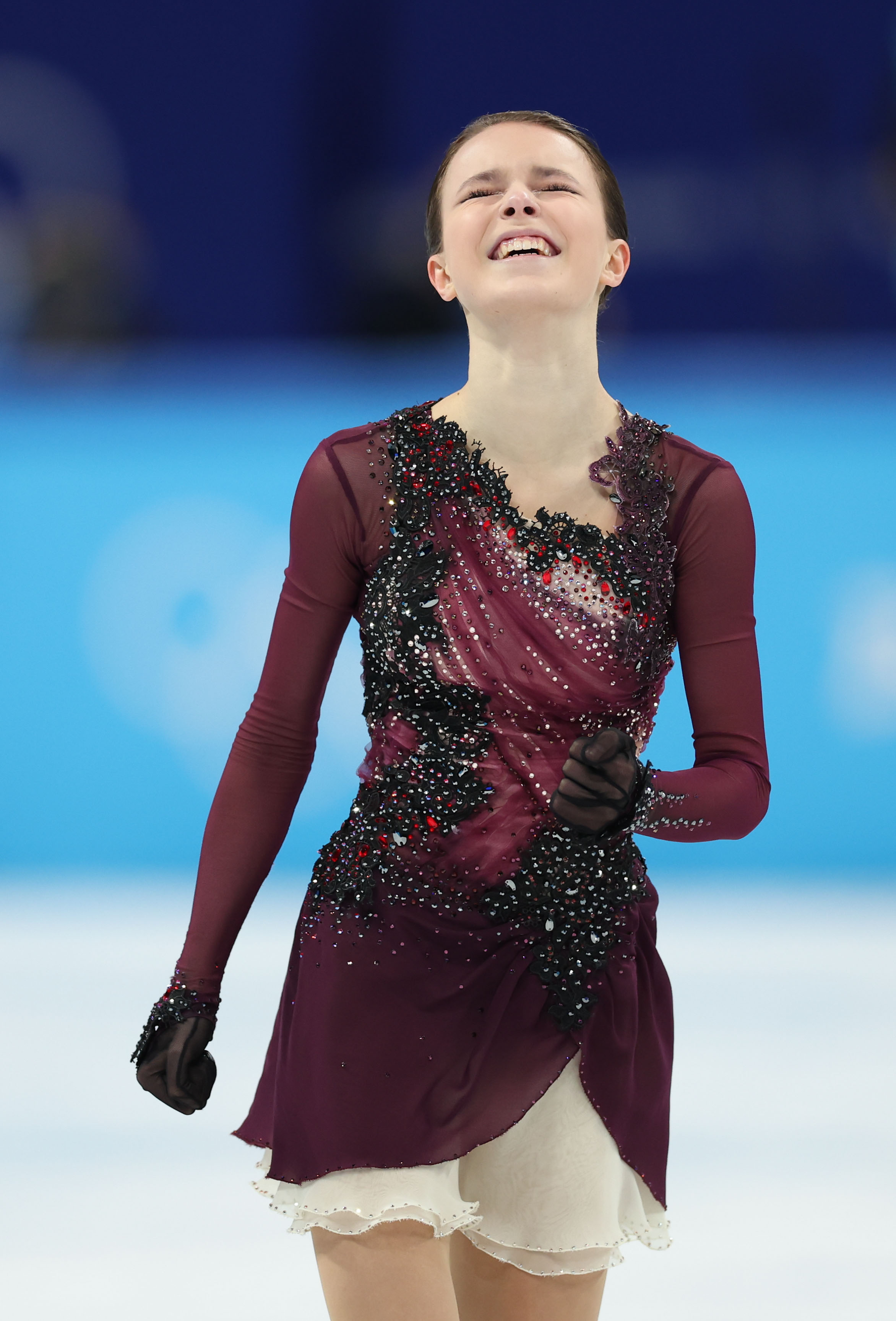 花样滑冰——女子单人滑:俄罗斯奥委会选手安娜·谢尔巴科娃夺得冠军