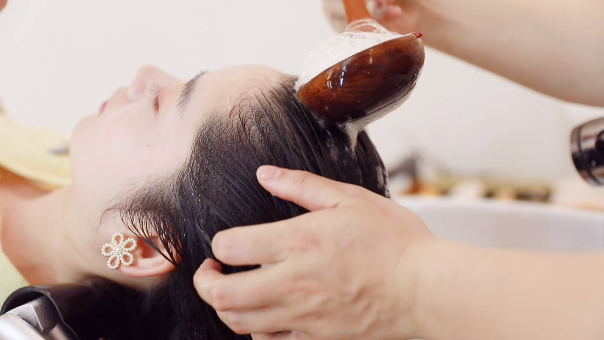 "发质"是拥有好发型的关键,走进国颐堂养发馆,解压又能养发