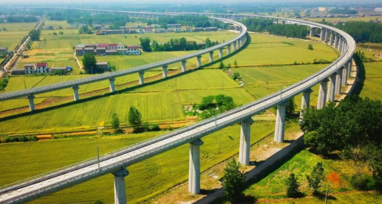 新长铁路怎么成烂尾了