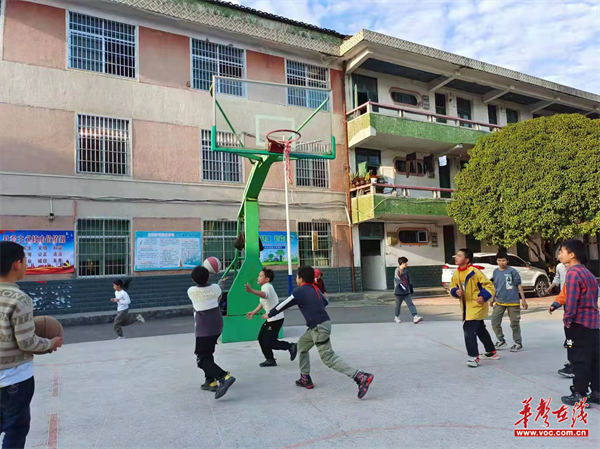 江东小学图片