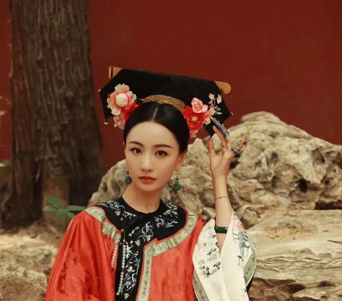 尽管杨蓉和朱一龙的私下关系很好,但她目前并不打算与他合作.