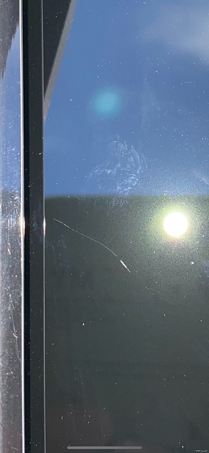 前挡风玻璃用800的砂纸磨过 有划痕了 有什么方法去掉划痕