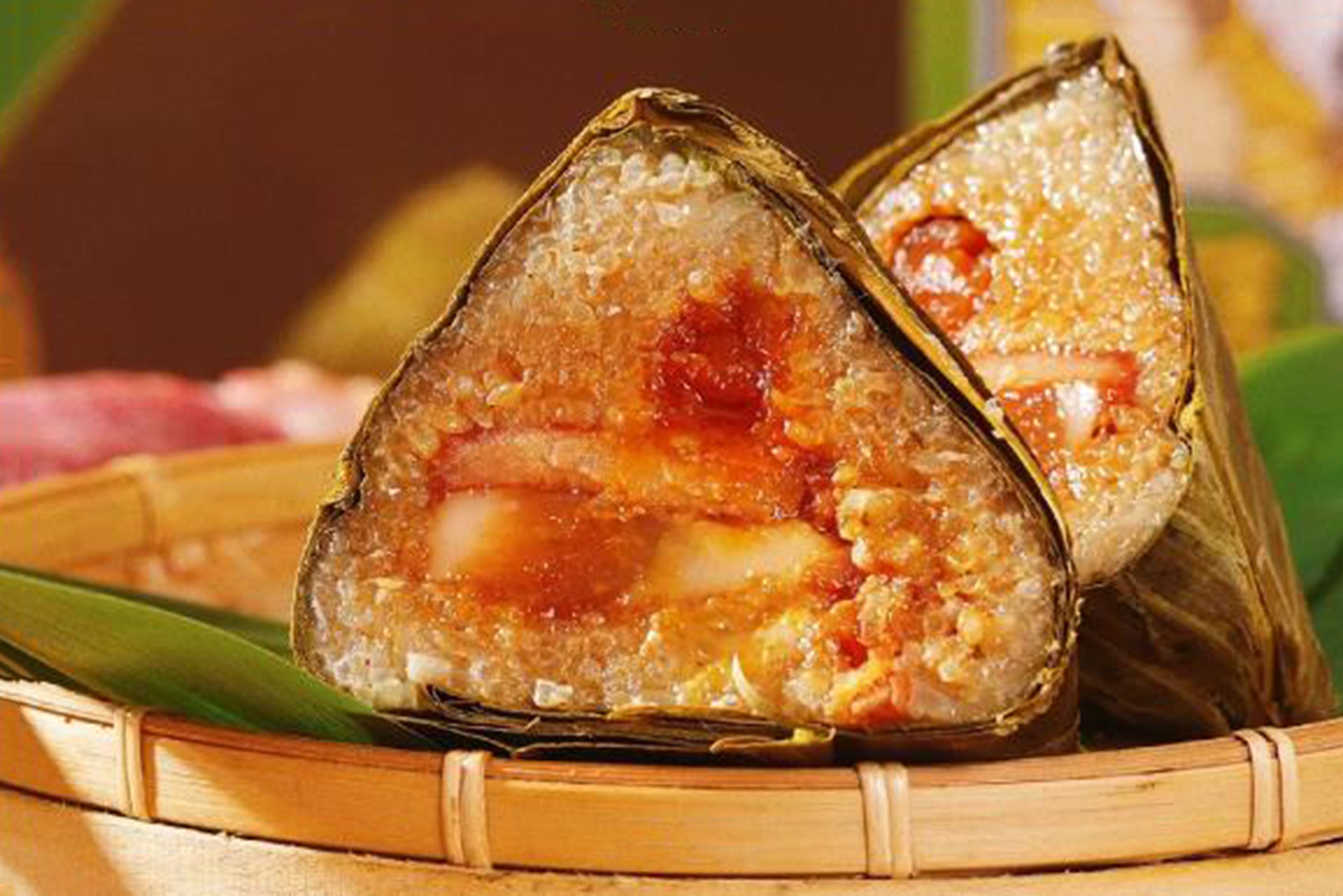 颜色清新,味道浓郁的斑斓肉粽,真正地做到肚子饱了心情就好了