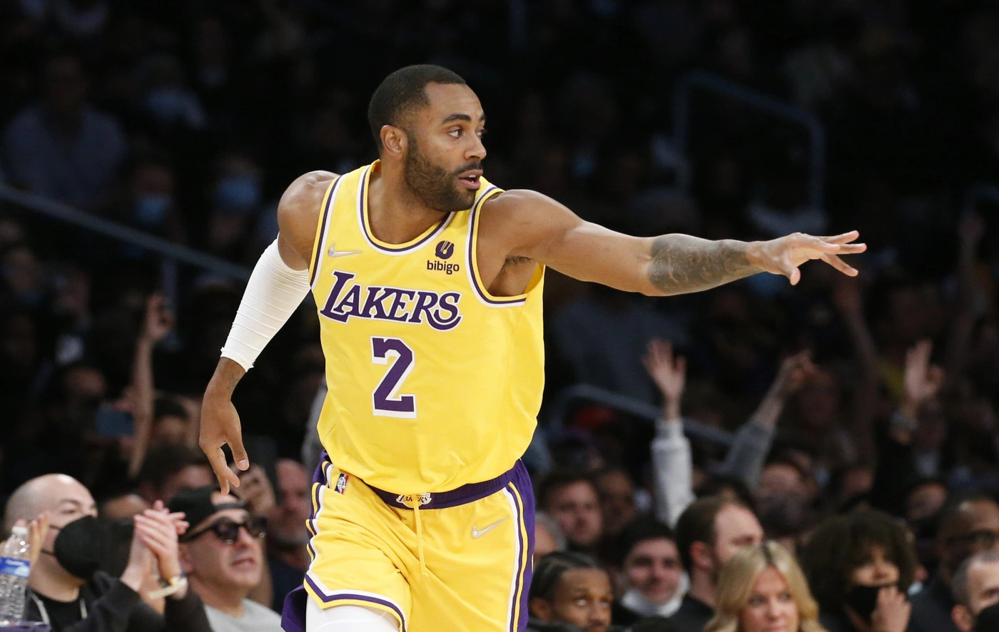 湖人迎好消息!艾灵顿火速复出战灰熊,里夫斯和贝兹莫尔解除隔离