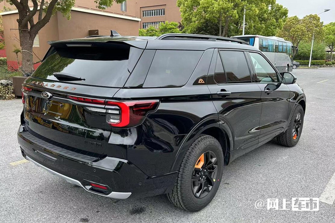 福特探险者越野版最快5月上市!预售价42.98万元