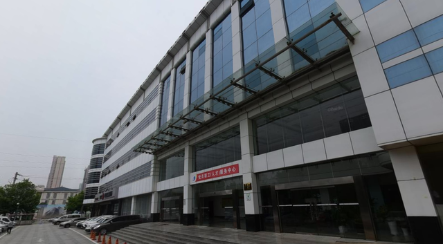 江岸区政府搬迁,迎回中国三峡