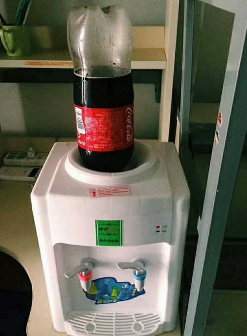 饮水机