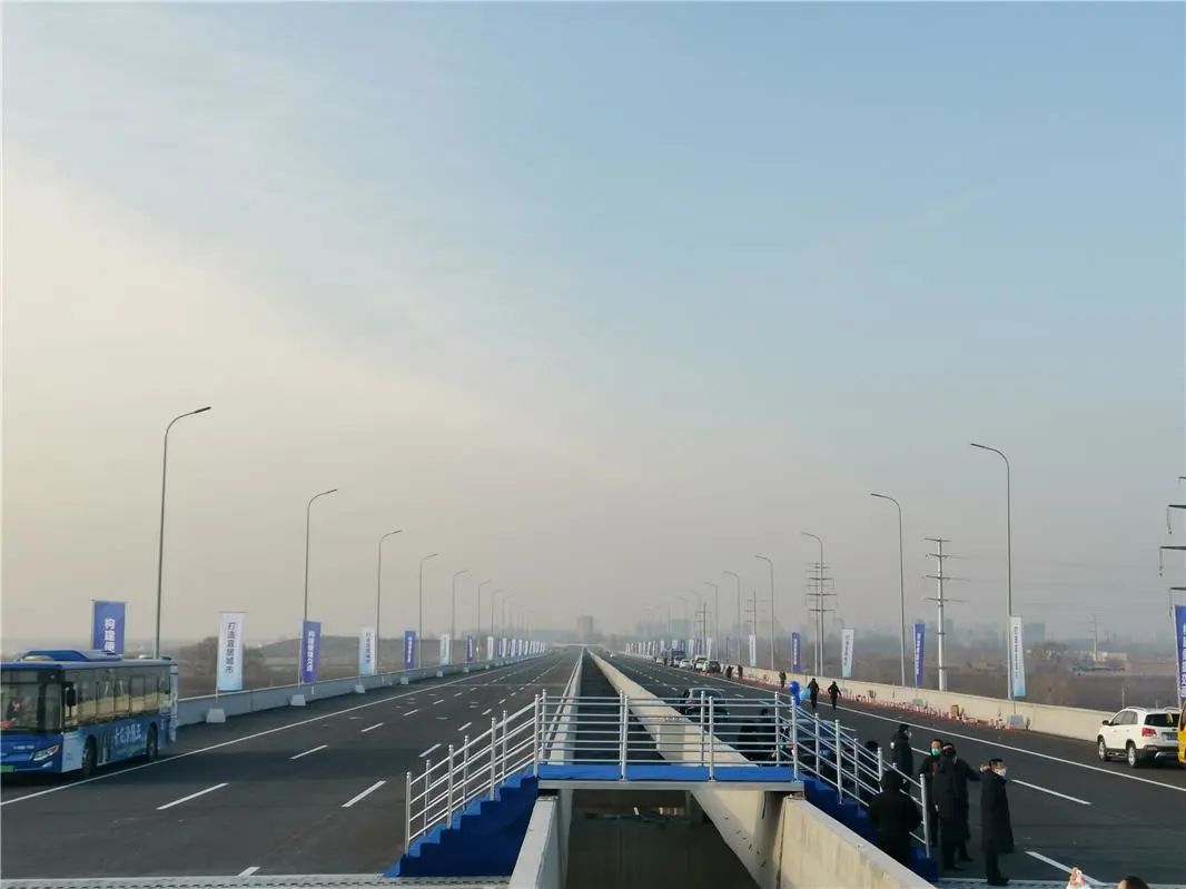 呼和浩特三环路全线贯通 正式通车运行