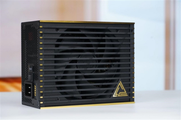 轻松驾驭RTX 5090！微星MEG Ai1600T PCIE5超神电源图赏