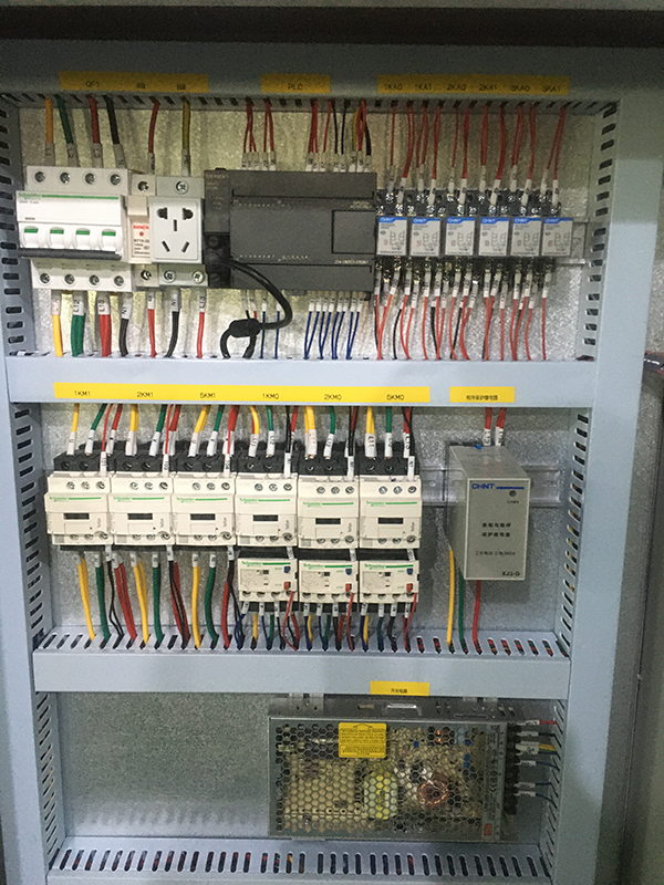 污水处理控制柜里面继电器的作用