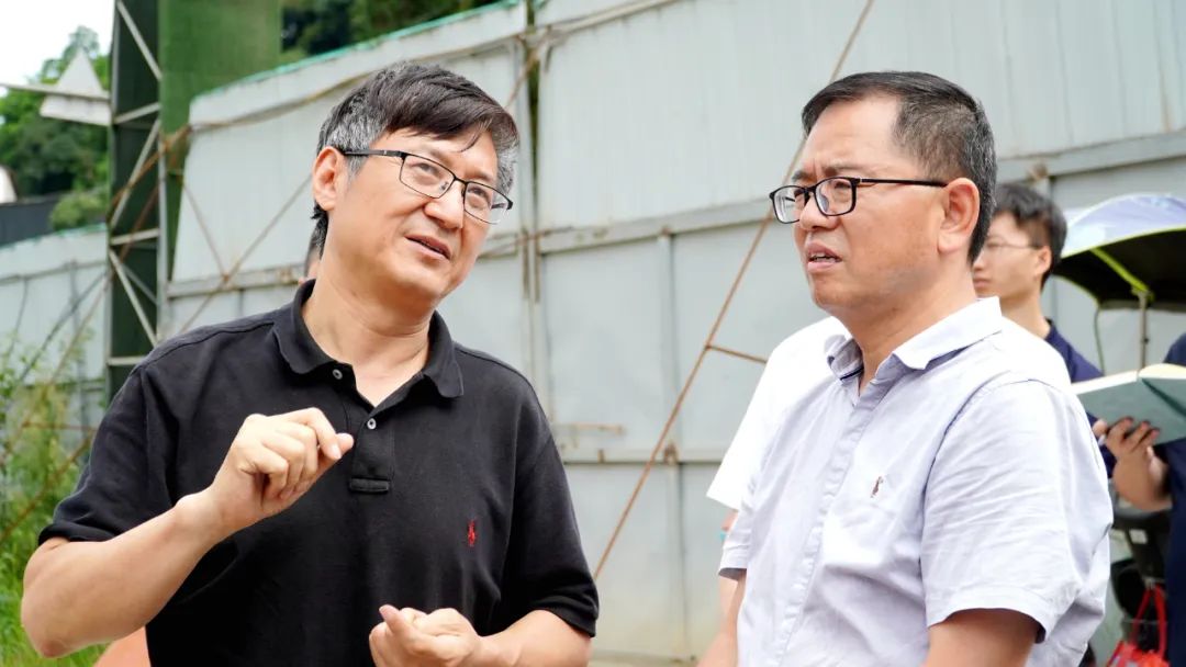 罗显泽赴灵关镇调研重点项目建设工作