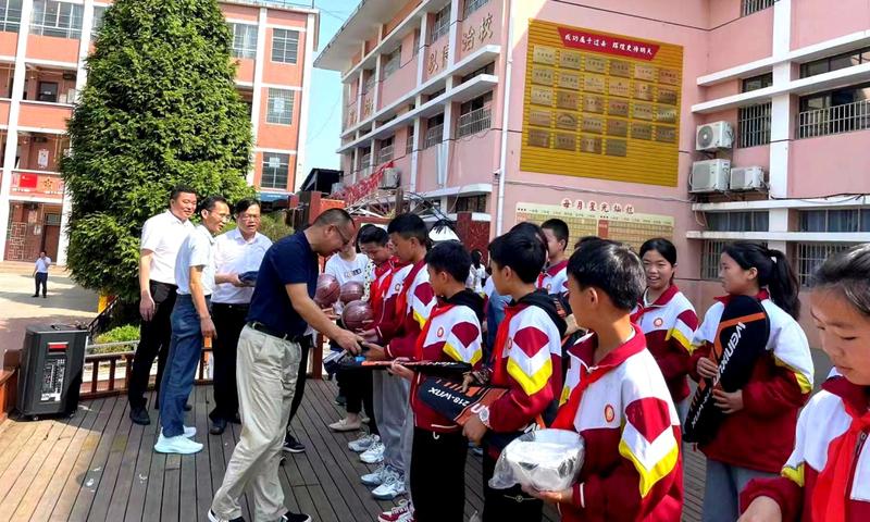 鸡场乡鸡场小学图片