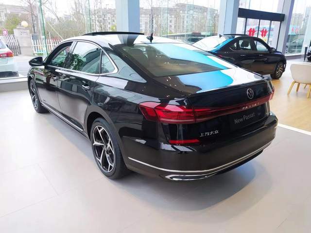 2010年10月买的帕萨特现在我想卖,大约值多少钱