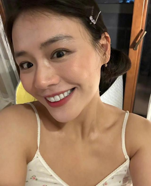 马思纯能瘦成黎吧啦和下颌线脱不了关系