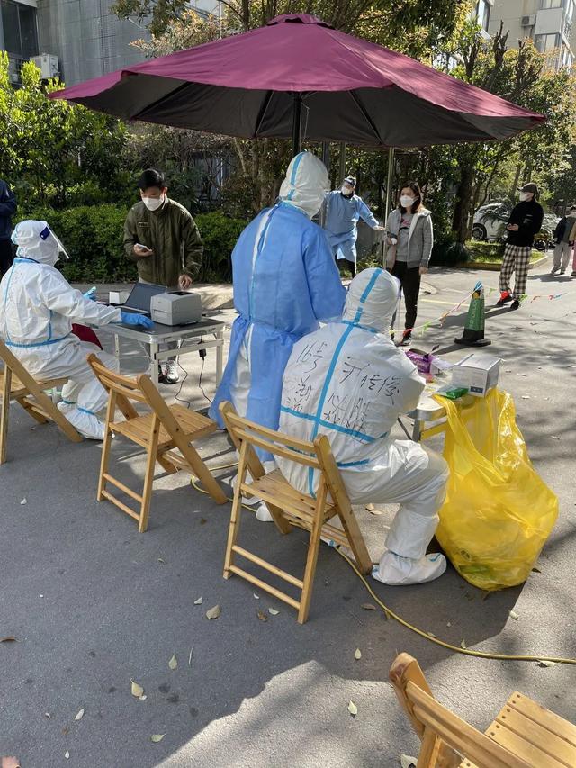 很抱歉用这种方式认识你,但是谢谢你……