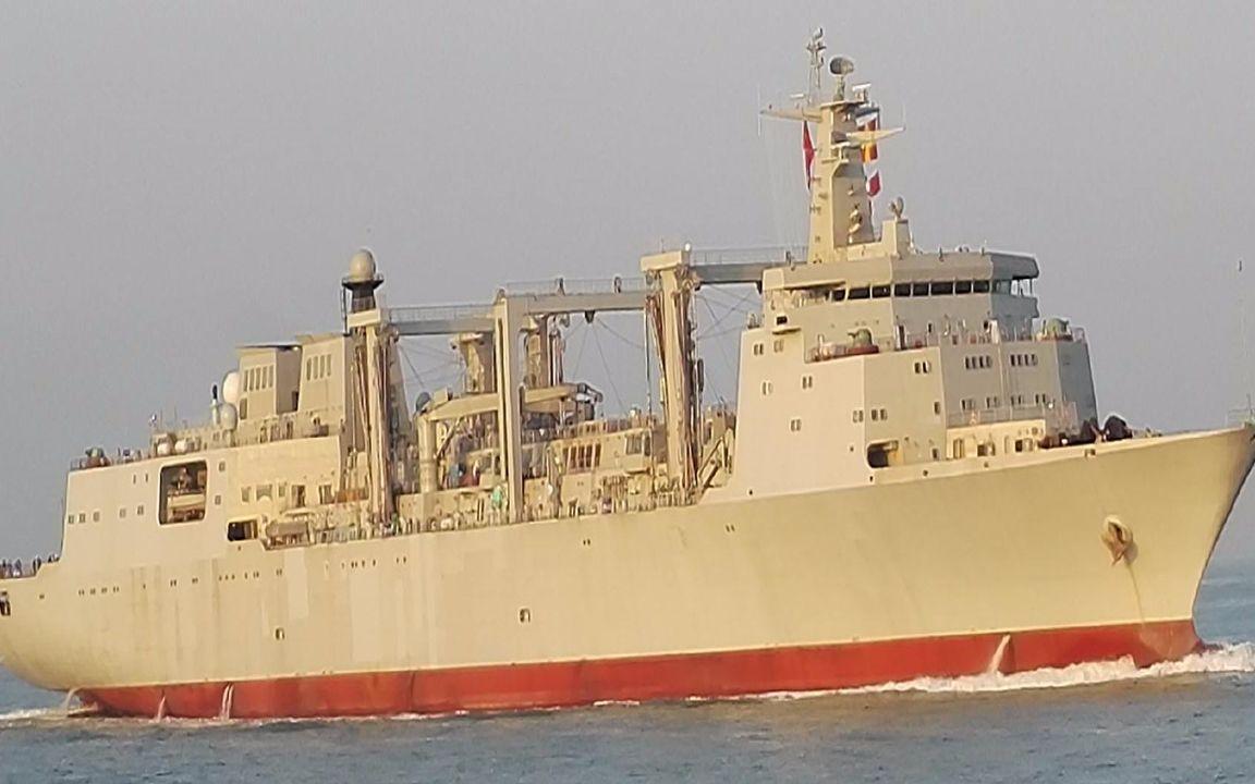 我海军有16艘补给舰,但只有12艘能海上补给,和美海军差距很大