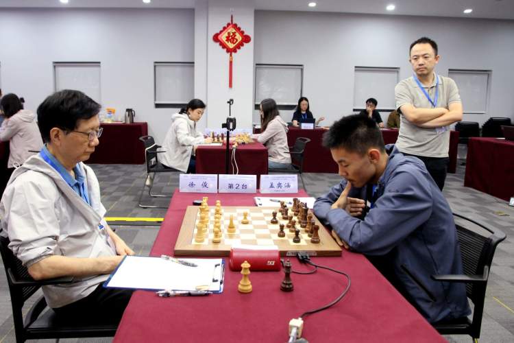 中国移动上海队江苏队_华发杯2025中国国际象棋甲级联赛总决赛上海专场_国象甲级联赛第20轮:上海走麦城 保级区大混战