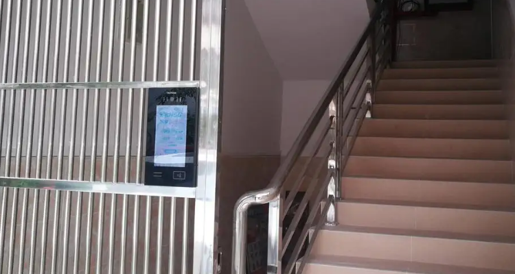 楼梯口门安装效果图片图片