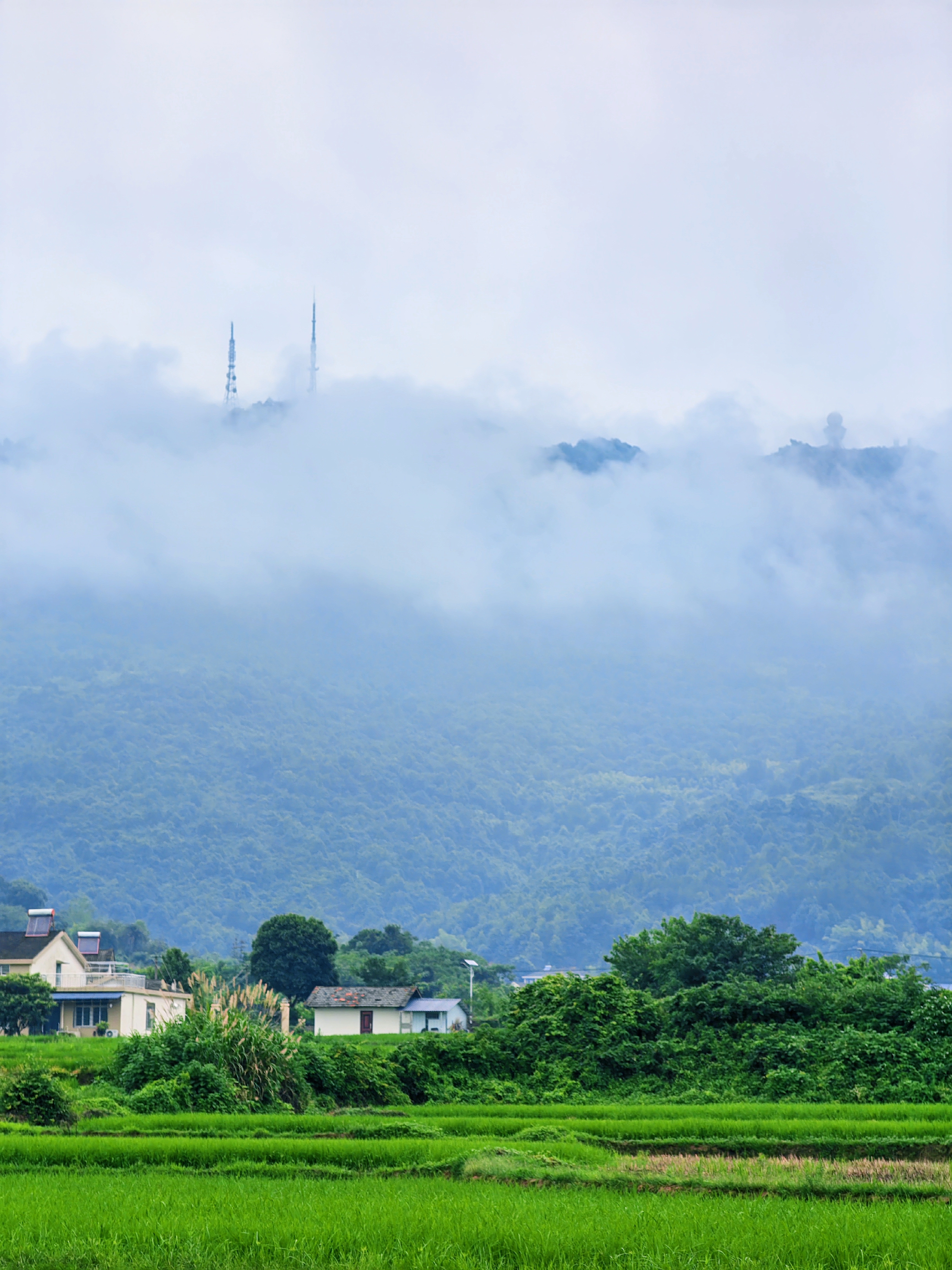 烟雨梁山村