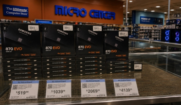 SSD价格实在太荒谬！SATA竟比NVMe贵了3倍：8TB标价2.8万元
