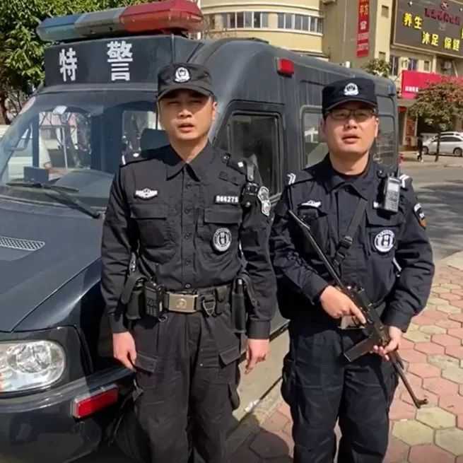 这是什么型号的特警警车?