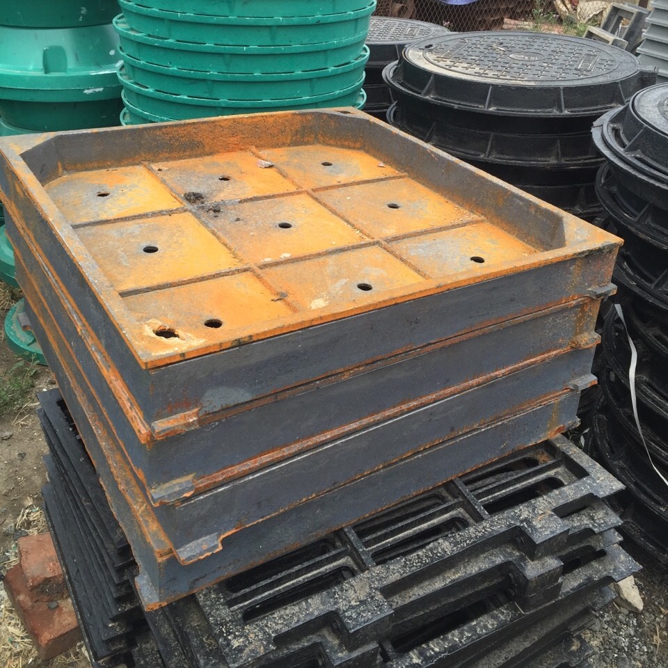 盖满球产品展示(下沉式井盖)