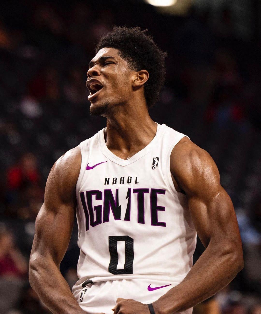 我比你大腿还要粗,现役肌肉猛兽,詹皇不过小弟