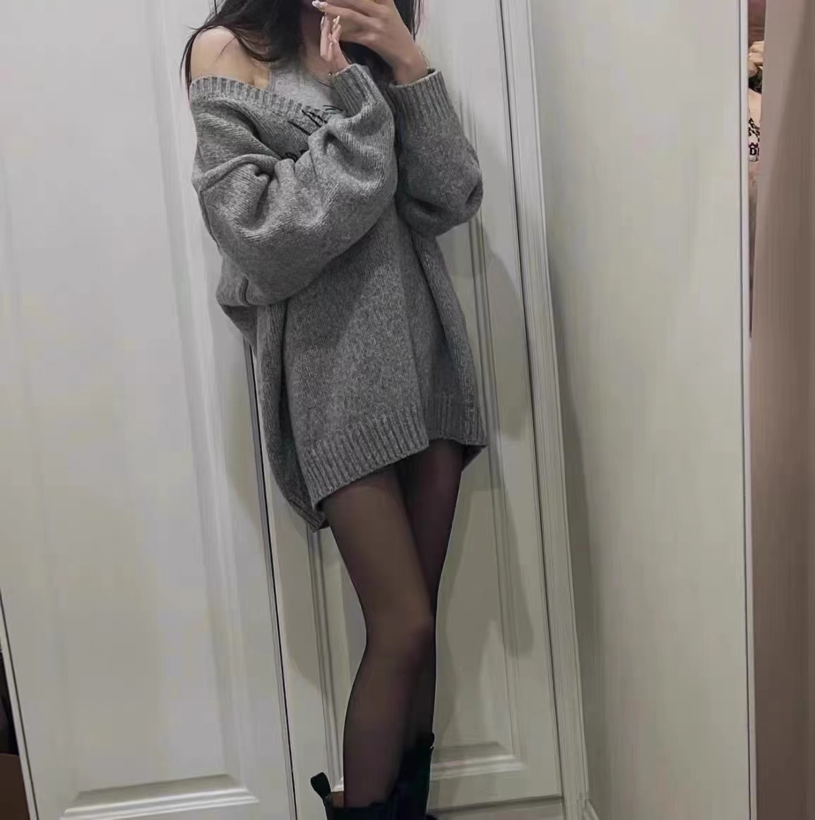 黑丝大长腿配什么好呢?