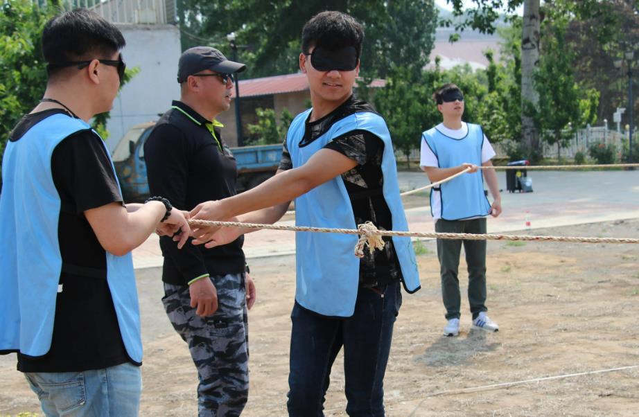 高效沟通团建游戏盲人方阵怎么玩 盲人方阵最佳解决方法