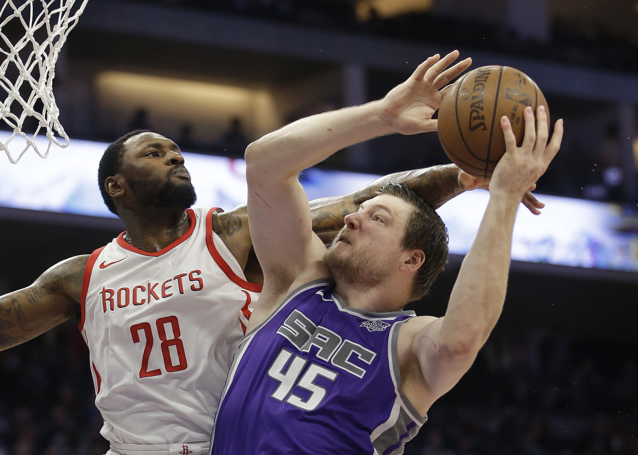 官方:奥林匹亚科斯正式签下前nba球员塔里克-布莱克