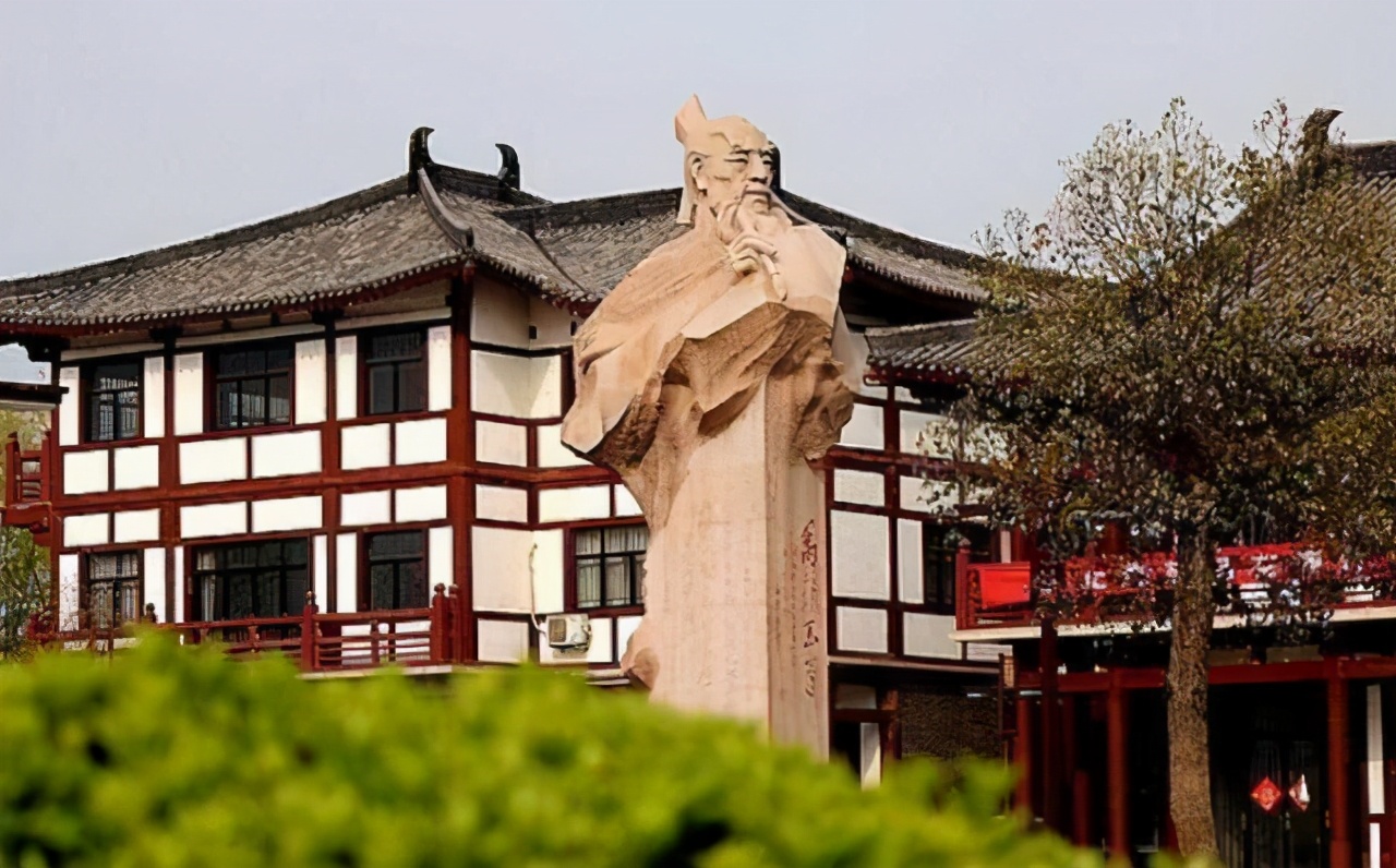 公元842年,诗豪刘禹锡的生命定格在洛阳,享年七十岁.