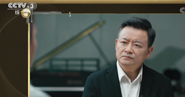 李佳明:事业开启新辉煌,时隔9年之后又重返《艺览天下》主播岗