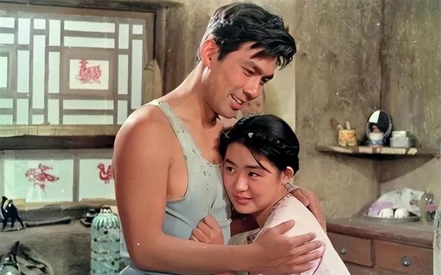 著名演员石凉:和丛珊离婚后,再婚娶圈外人,儿子成他一生愧疚