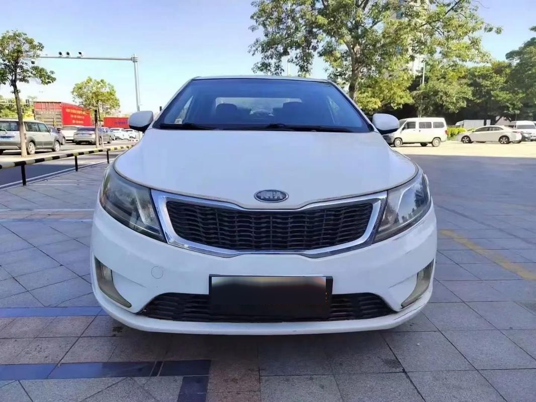 12年起亚k2自动挡二手多少钱