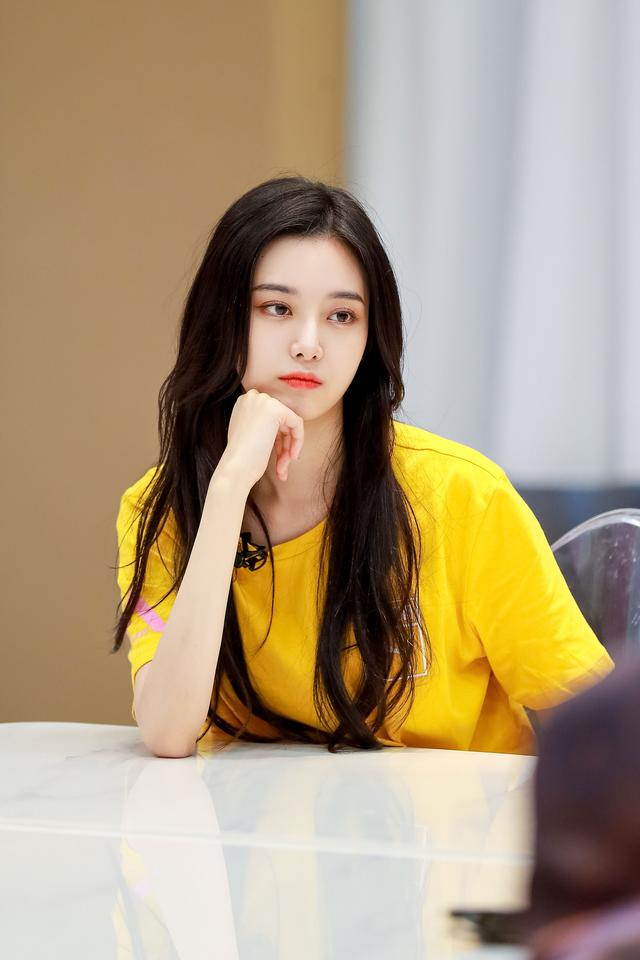 创造营第二赛段徐艺洋稳居第八,第三次公演获《怪女孩》中心位