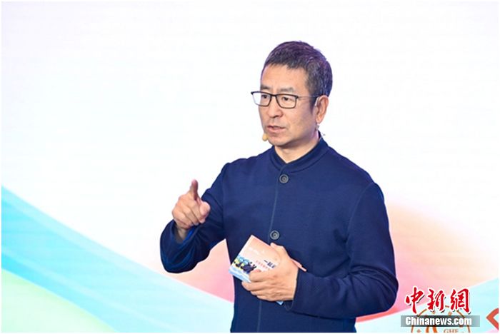 白岩松主持的栏目(白岩松主持的栏目叫什么)