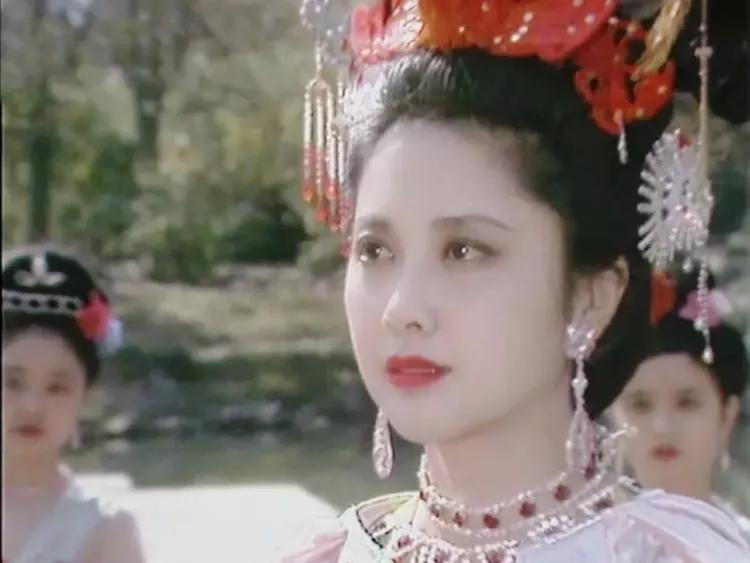 女儿国国王朱琳真的美吗?一组绝版老照片告诉你,其实她真的很美