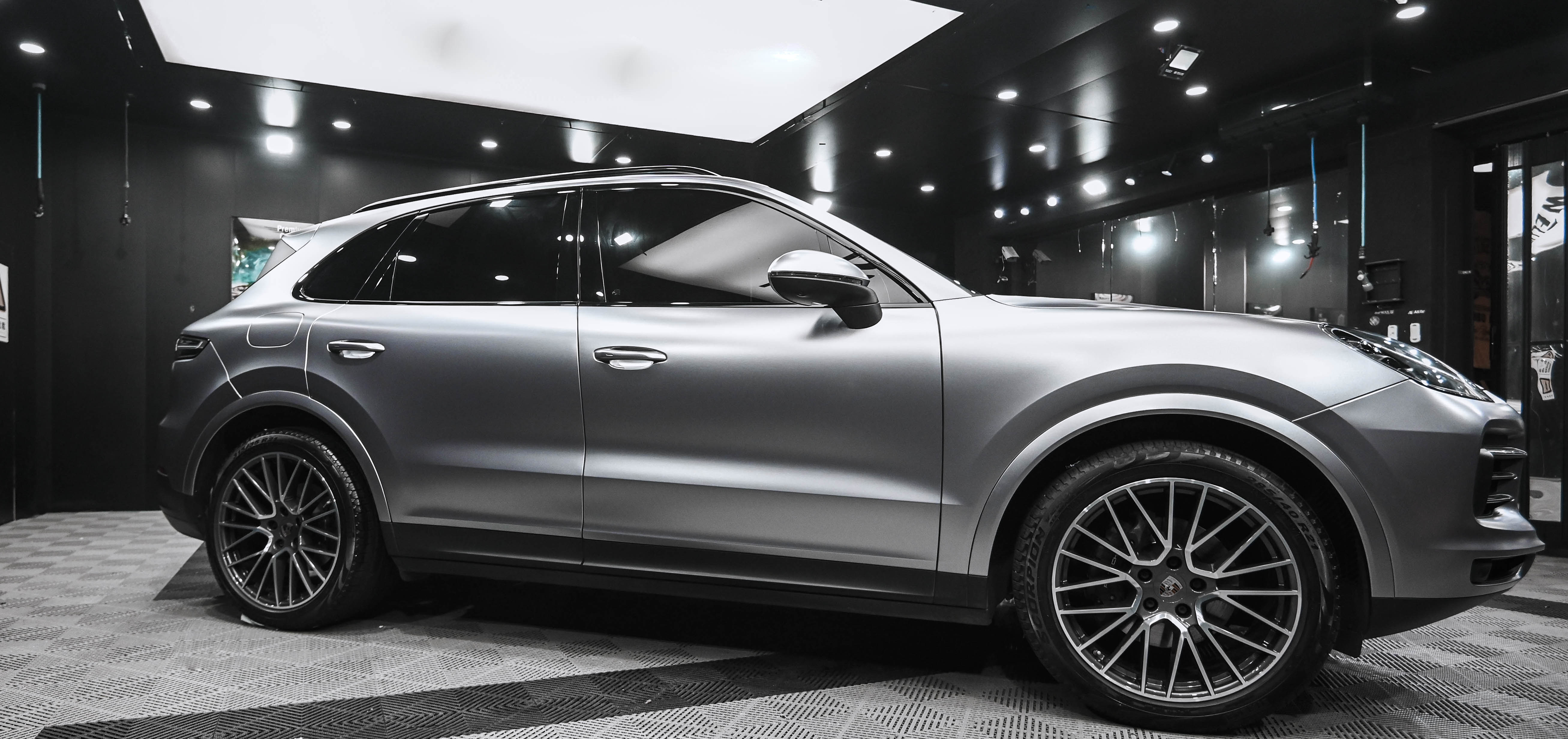 unic|保时捷卡宴改色电光金属钛银灰