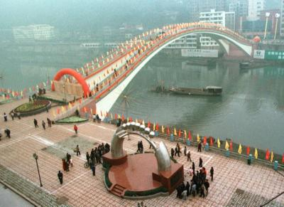 端午前綦江又洪灾,谈99年彩虹桥垮塌事件