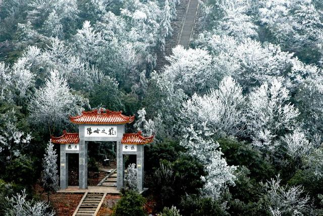 線路行程:中心城區(方特東方欲曉主題公園,通天巖風景名勝區,江南宋城