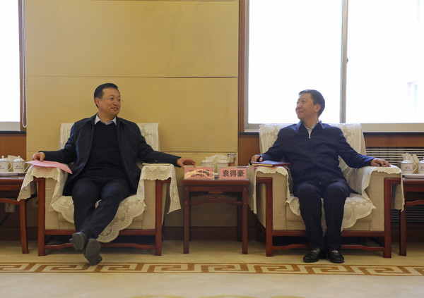 省公航旅集团总经理袁得豪与临夏州政府进行座谈