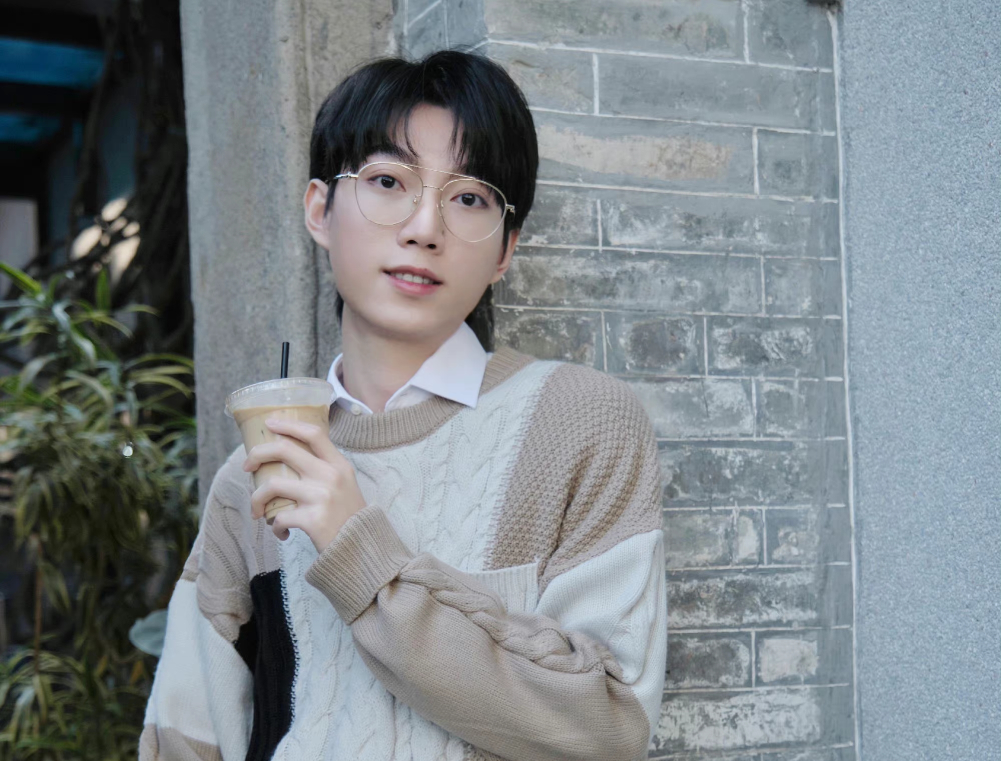 主播孤影人气下滑严重,跌落至第10名,经常被路人玩家莫名喷