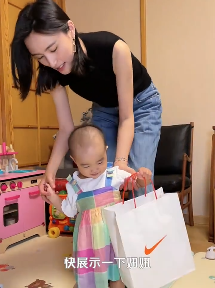 星二代们过六一儿童节,应采儿陈意涵,刘畊宏杨幂,主打一个陪伴