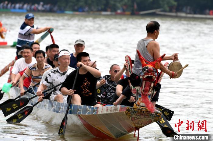端午节临近 福州乡村龙舟热