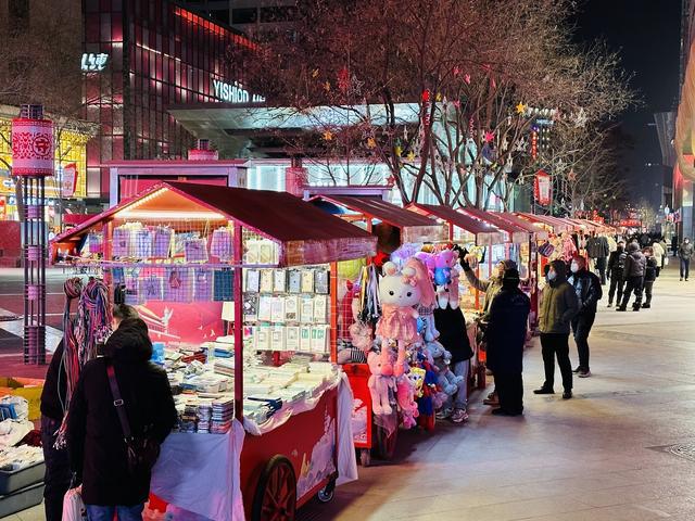 烟火味回来了!兰州张掖路步行街夜市复市