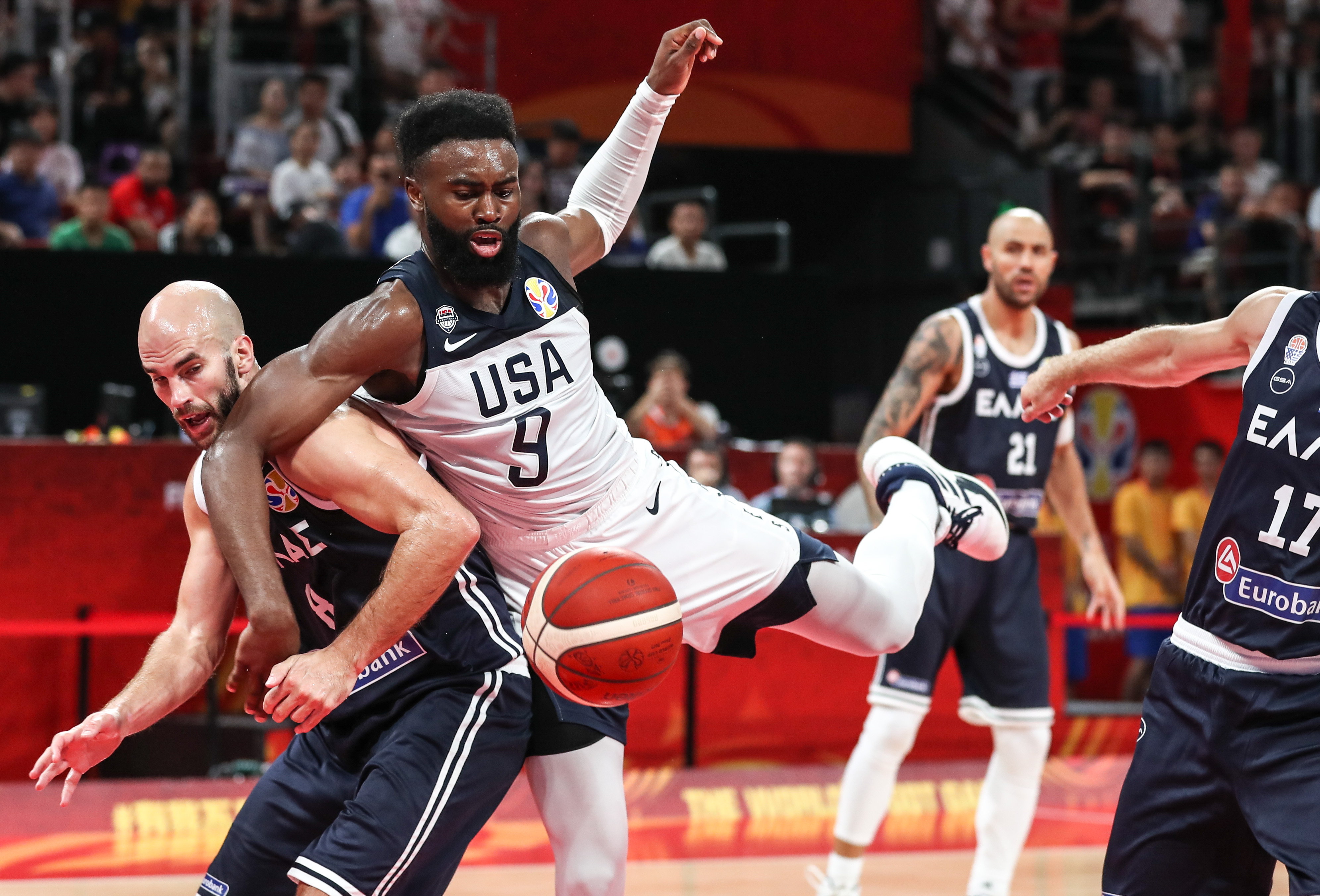 美国男篮霸主地位动摇,世界大赛频频失利,假摔造犯规成为软肋